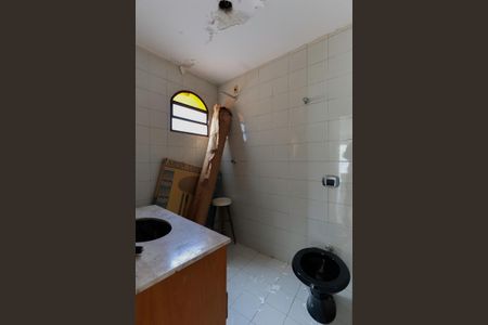 Casa para alugar com 135m², 3 quartos e 2 vagas Casa para alugar com 135m², 3 quartos e 2 vagasBanheiro social