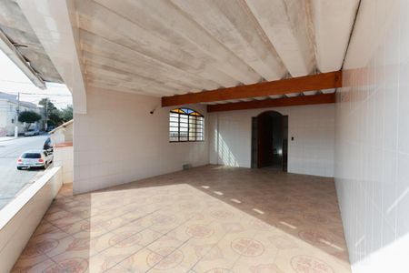 Casa para alugar com 135m², 3 quartos e 2 vagas Casa para alugar com 135m², 3 quartos e 2 vagasVaranda