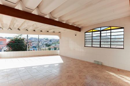 Casa para alugar com 135m², 3 quartos e 2 vagas Casa para alugar com 135m², 3 quartos e 2 vagasVaranda