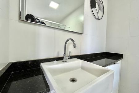 Banheiro de kitnet/studio para alugar com 1 quarto, 26m² em Mirandópolis, São Paulo