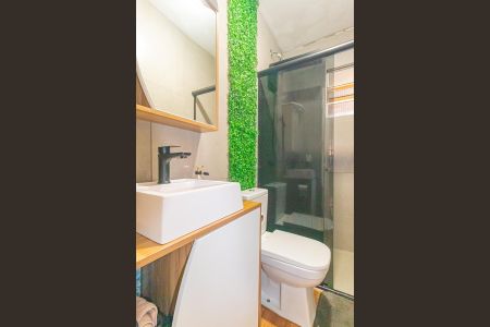Casa de condomínio à venda com 45m², 2 quartos e 1 vaga Casa de condomínio à venda com 45m², 2 quartos e 1 vagaBanheiro
