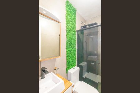 Casa de condomínio à venda com 45m², 2 quartos e 1 vaga Casa de condomínio à venda com 45m², 2 quartos e 1 vagaBanheiro