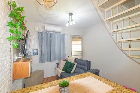 Casa de condomínio à venda com 45m², 2 quartos e 1 vaga Casa de condomínio à venda com 45m², 2 quartos e 1 vagaSala