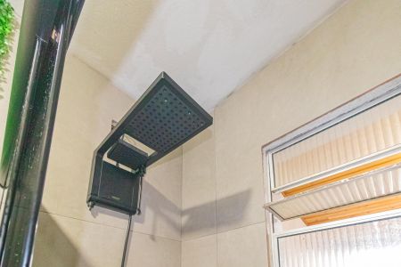 Casa de condomínio à venda com 45m², 2 quartos e 1 vaga Casa de condomínio à venda com 45m², 2 quartos e 1 vagaBanheiro