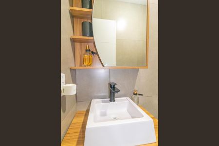 Casa de condomínio à venda com 45m², 2 quartos e 1 vaga Casa de condomínio à venda com 45m², 2 quartos e 1 vagaBanheiro
