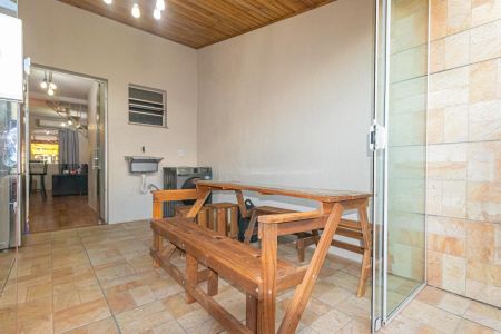 Casa de condomínio à venda com 45m², 2 quartos e 1 vaga Casa de condomínio à venda com 45m², 2 quartos e 1 vagaVaranda gourmet