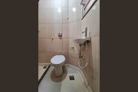 Banheiro de apartamento para alugar com 1 quarto, 27m² em Centro, Niterói