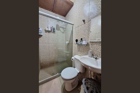 Casa para alugar com 60m², 2 quartos e 2 vagas Casa para alugar com 60m², 2 quartos e 2 vagasBanheiro