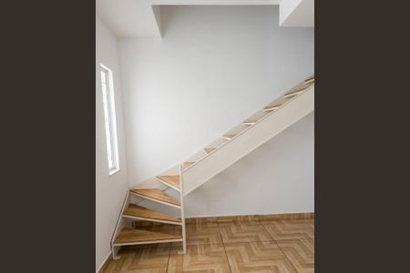 Casa de condomínio para alugar com 60m², 2 quartos e 2 vagas Casa de condomínio para alugar com 60m², 2 quartos e 2 vagasSala