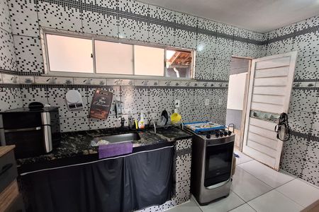 Casa para alugar com 60m², 2 quartos e 2 vagas Casa para alugar com 60m², 2 quartos e 2 vagasCozinha