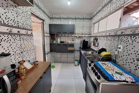 Casa para alugar com 60m², 2 quartos e 2 vagas Casa para alugar com 60m², 2 quartos e 2 vagasCozinha