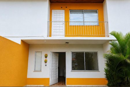 Casa de condomínio para alugar com 60m², 2 quartos e 2 vagas Casa de condomínio para alugar com 60m², 2 quartos e 2 vagasVaranda