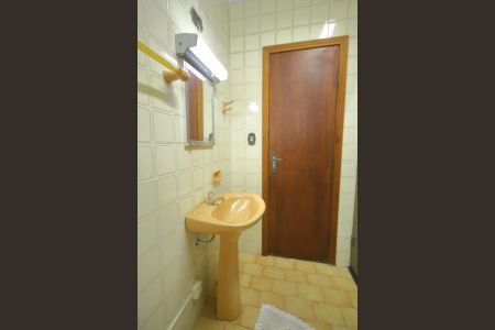 Casa à venda com 228m², 3 quartos e 2 vagasBanheiro Social