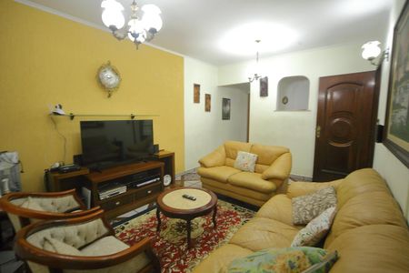 Casa à venda com 228m², 3 quartos e 2 vagasSala