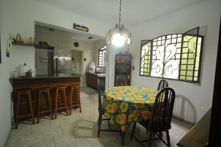 Casa à venda com 228m², 3 quartos e 2 vagasCopa/Cozinha 