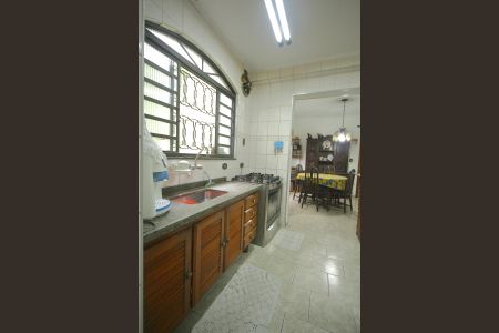 Casa à venda com 228m², 3 quartos e 2 vagasCozinha 