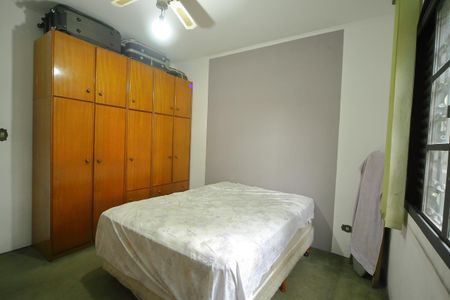Casa à venda com 228m², 3 quartos e 2 vagasQuarto 2 
