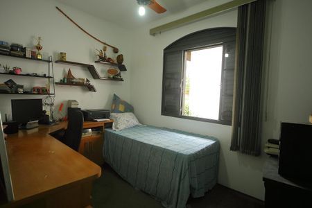 Casa à venda com 228m², 3 quartos e 2 vagasQuarto 3
