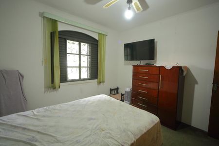 Casa à venda com 228m², 3 quartos e 2 vagasQuarto 2 