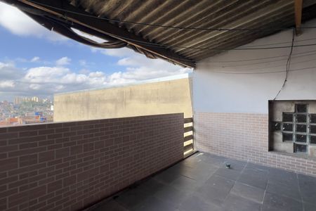 Casa para alugar com 120m², 3 quartos e 1 vaga Casa para alugar com 120m², 3 quartos e 1 vagaVaranda