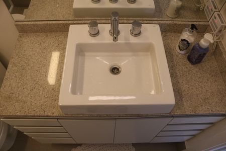 Banheiro de apartamento à venda com 1 quarto, 50m² em Barra Funda, São Paulo