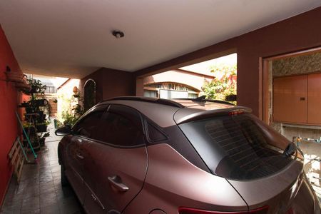 Garagem de casa à venda com 5 quartos, 217m² em Jardim Brasil (zona Norte), São Paulo