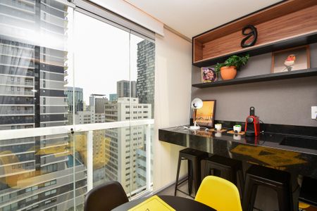 Varanda gourmet com home office de kitnet/studio à venda com 1 quarto, 27m² em Jardim Paulistano, São Paulo