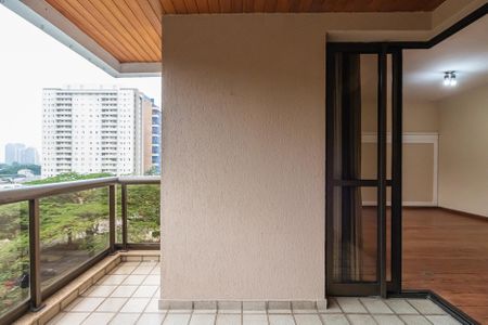 Apartamento para alugar com 170m², 3 quartos e 3 vagasVaranda