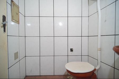 Banheiro de kitnet/studio para alugar com 1 quarto, 50m² em Walderez, Sapucaia do Sul