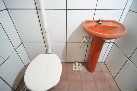 Banheiro de kitnet/studio para alugar com 1 quarto, 50m² em Walderez, Sapucaia do Sul