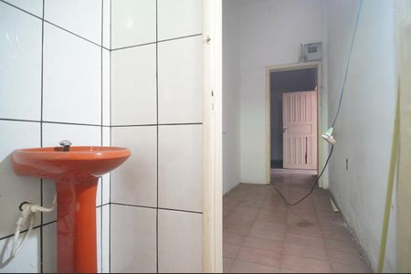 Banheiro de kitnet/studio para alugar com 1 quarto, 50m² em Walderez, Sapucaia do Sul