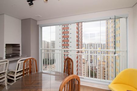 Studio para alugar com 32m², 1 quarto e 1 vaga Studio para alugar com 32m², 1 quarto e 1 vagaVaranda