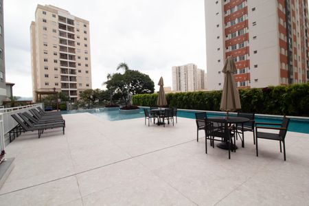 Studio para alugar com 32m², 1 quarto e 1 vaga Studio para alugar com 32m², 1 quarto e 1 vagaÁrea comum - Piscina