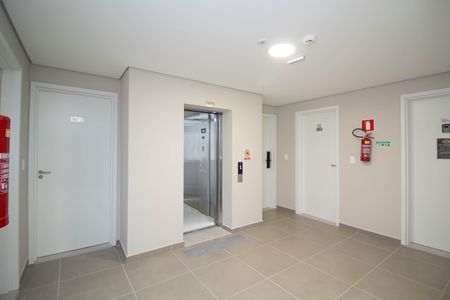 Studio para alugar com 32m², 1 quarto e 1 vaga Studio para alugar com 32m², 1 quarto e 1 vagaHall de entrada