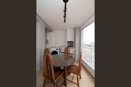 Studio para alugar com 32m², 1 quarto e 1 vaga Studio para alugar com 32m², 1 quarto e 1 vagaVaranda