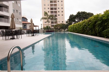 Studio para alugar com 32m², 1 quarto e 1 vaga Studio para alugar com 32m², 1 quarto e 1 vagaÁrea comum - Piscina