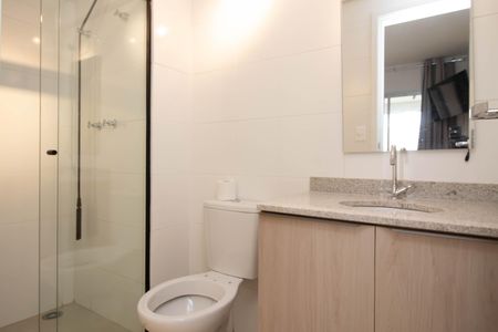 Studio para alugar com 32m², 1 quarto e 1 vaga Studio para alugar com 32m², 1 quarto e 1 vagaBanheiro