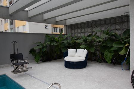 Studio para alugar com 32m², 1 quarto e 1 vaga Studio para alugar com 32m², 1 quarto e 1 vagaÁrea comum - Piscina