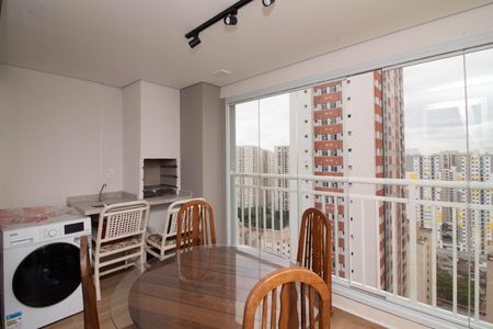 Studio para alugar com 32m², 1 quarto e 1 vaga Studio para alugar com 32m², 1 quarto e 1 vagaVaranda