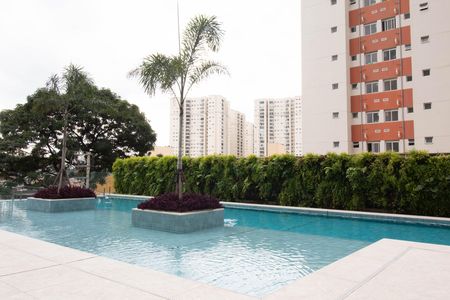 Studio para alugar com 32m², 1 quarto e 1 vaga Studio para alugar com 32m², 1 quarto e 1 vagaÁrea comum - Piscina