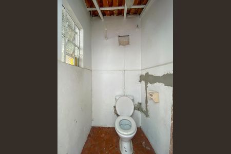 Casa à venda com 100m², 2 quartos e 1 vaga Casa à venda com 100m², 2 quartos e 1 vagaBanheiro de Serviço