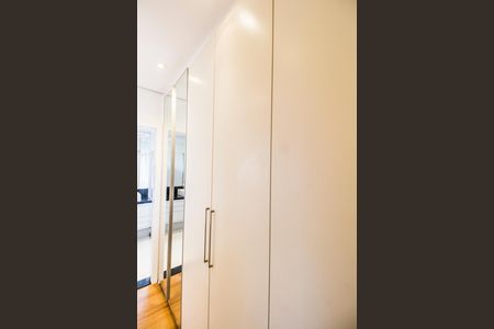 Apartamento à venda com 158m², 3 quartos e 3 vagas Apartamento à venda com 158m², 3 quartos e 3 vagasCloset da suíte