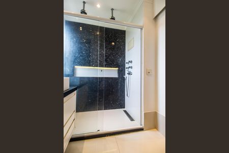 Apartamento à venda com 158m², 3 quartos e 3 vagas Apartamento à venda com 158m², 3 quartos e 3 vagasBanheiro da Suíte