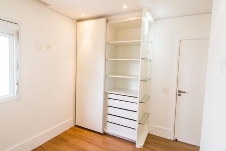 Apartamento à venda com 158m², 3 quartos e 3 vagas Apartamento à venda com 158m², 3 quartos e 3 vagasSuíte 3