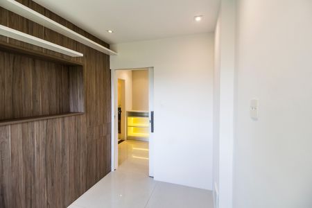 Apartamento à venda com 158m², 3 quartos e 3 vagas Apartamento à venda com 158m², 3 quartos e 3 vagasEscritório