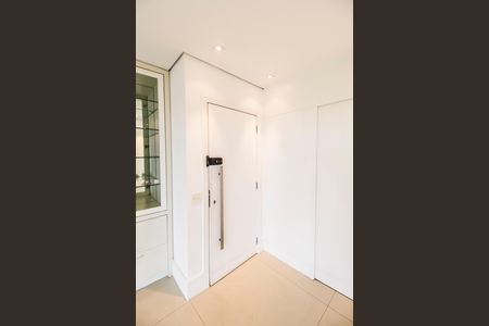 Apartamento à venda com 158m², 3 quartos e 3 vagas Apartamento à venda com 158m², 3 quartos e 3 vagasEntrada