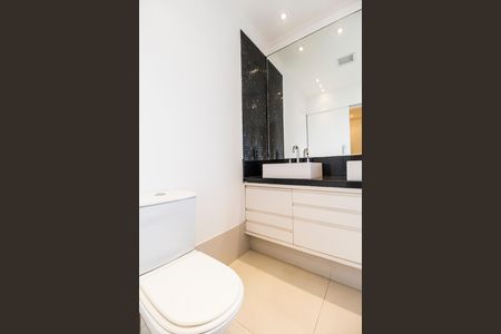 Apartamento à venda com 158m², 3 quartos e 3 vagas Apartamento à venda com 158m², 3 quartos e 3 vagasBanheiro da Suíte