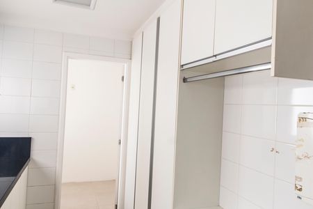Apartamento à venda com 158m², 3 quartos e 3 vagas Apartamento à venda com 158m², 3 quartos e 3 vagasÁrea de Serviço