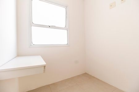 Apartamento à venda com 158m², 3 quartos e 3 vagas Apartamento à venda com 158m², 3 quartos e 3 vagasQuarto de Serviço