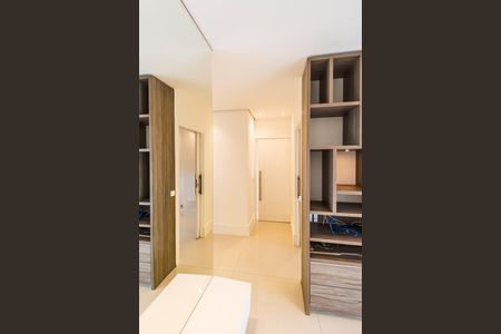 Apartamento à venda com 158m², 3 quartos e 3 vagas Apartamento à venda com 158m², 3 quartos e 3 vagasCorredor